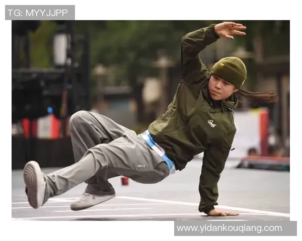 南京街舞队的盯防策略分析与表现评估探讨